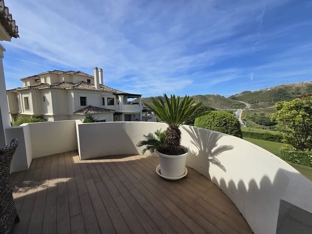 2 bedroom Apartment for sale in Benahavís with pool garage - € 850,000 (Ref: 10016546)