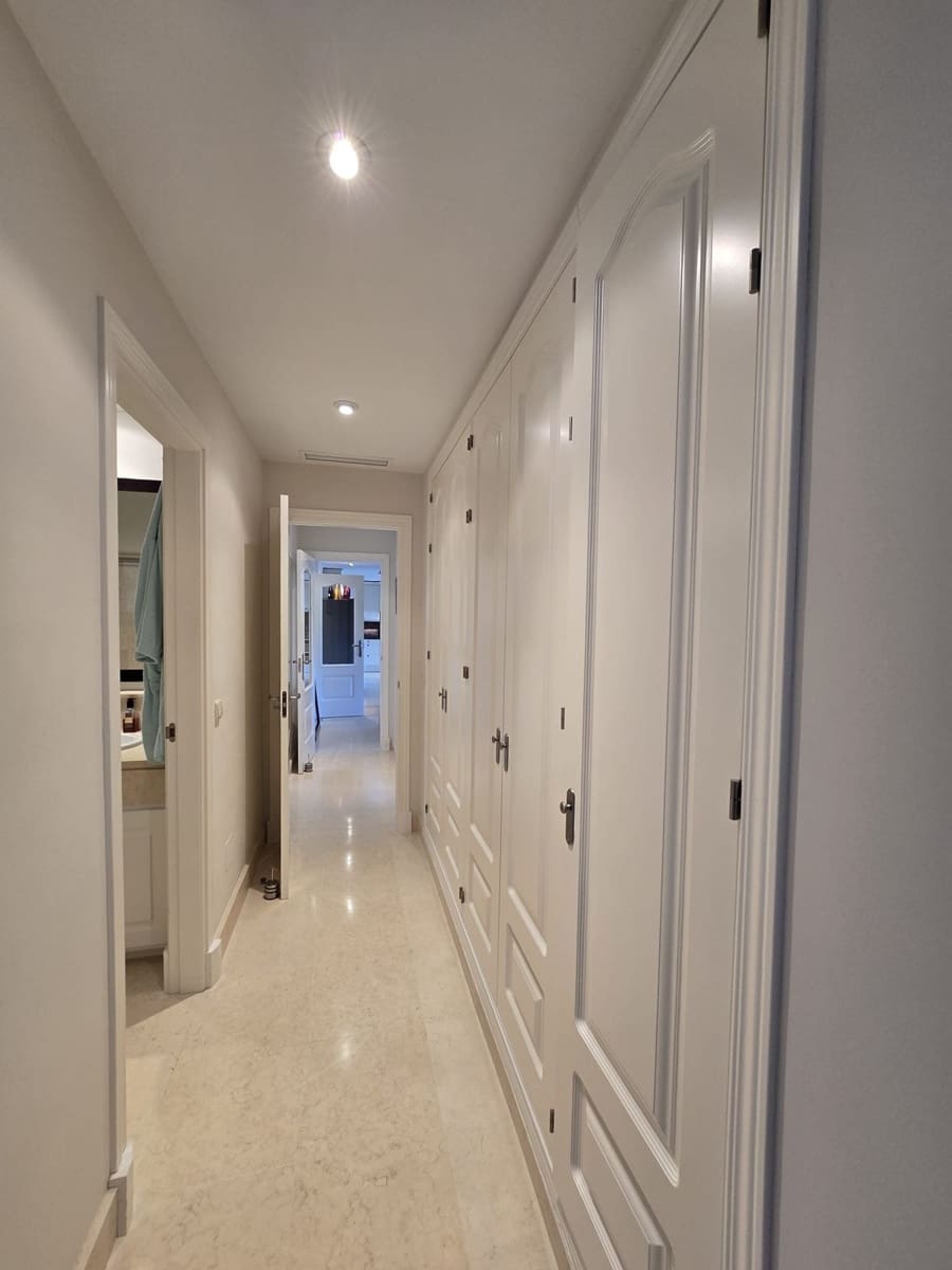 2 soverom Leilighet til salgs i Benahavis med svømmebasseng garasje - € 850 000 (Ref: 10016546)