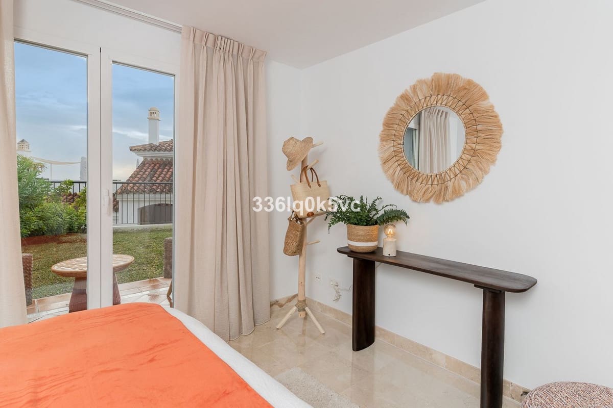 3 quarto Apartamento para venda em Benahavis com piscina - 775 000 € (Ref: 10016550)