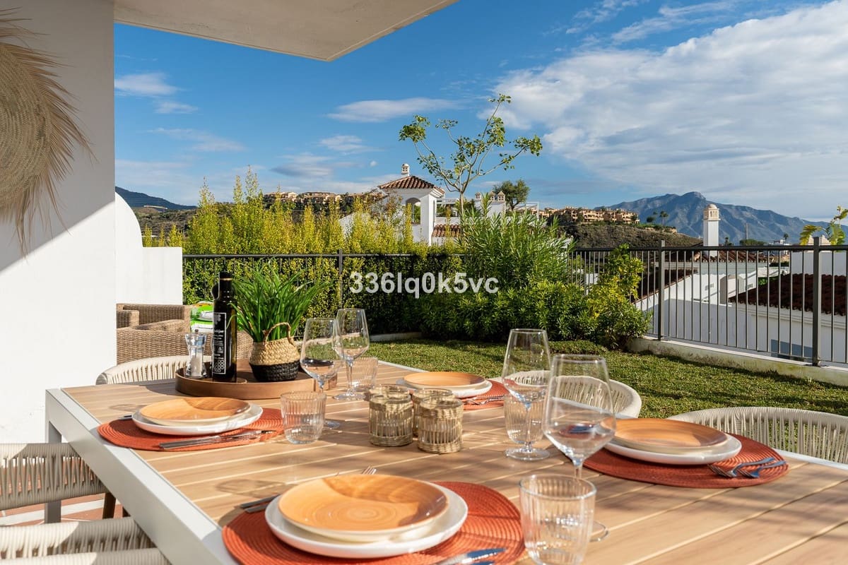 3 quarto Apartamento para venda em Benahavis com piscina - 775 000 € (Ref: 10016550)
