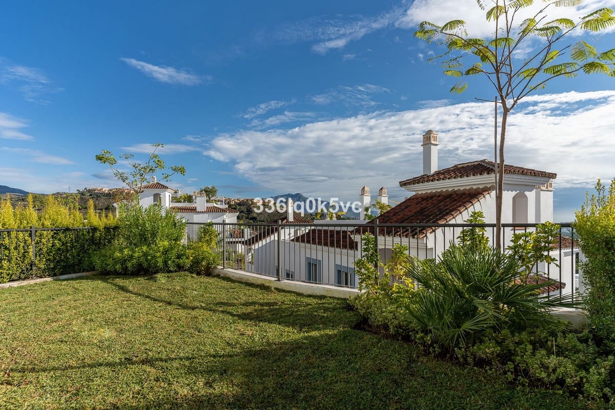 3 quarto Apartamento para venda em Benahavis com piscina - 775 000 € (Ref: 10016550)