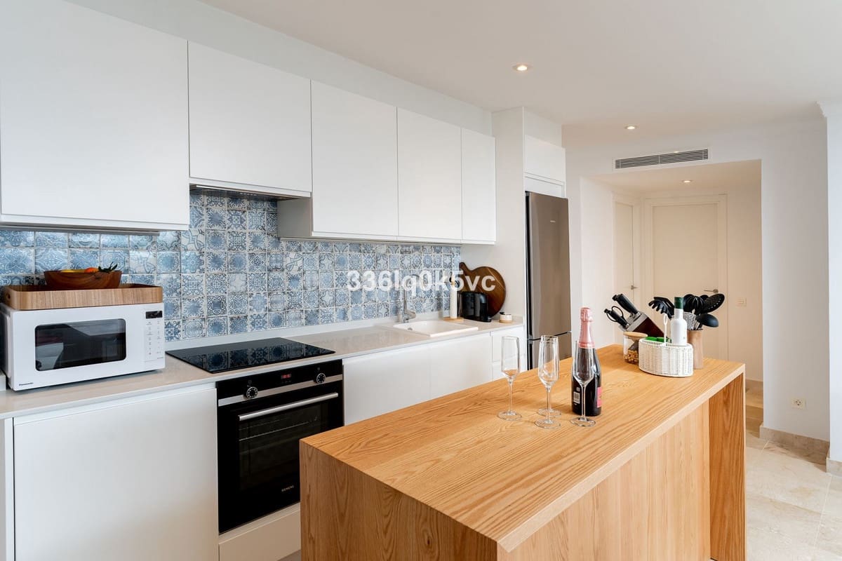 3 quarto Apartamento para venda em Benahavis com piscina - 775 000 € (Ref: 10016550)