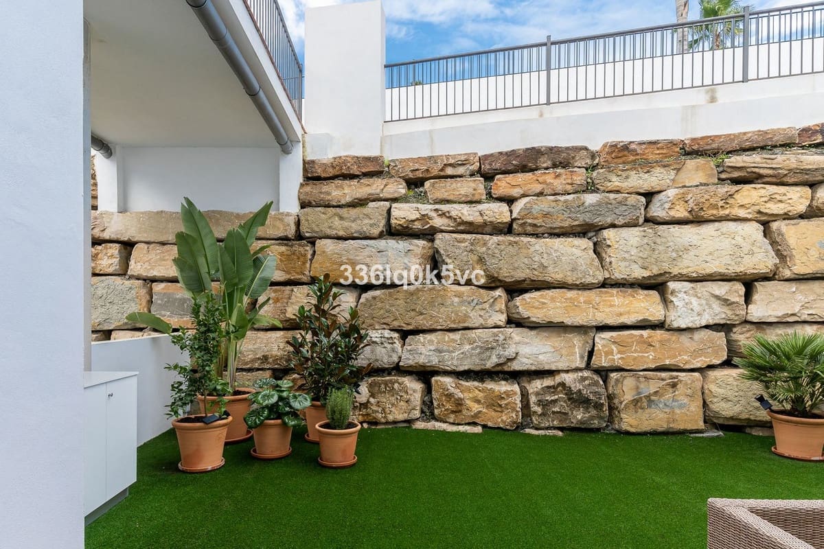 3 quarto Apartamento para venda em Benahavis com piscina - 775 000 € (Ref: 10016550)