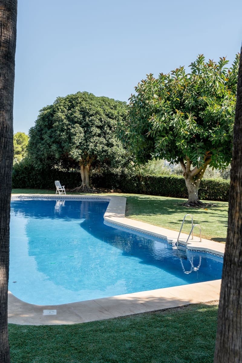 3 bedroom Apartment for sale in La Quinta with pool garage - € 645,000 (Ref: 10016563)