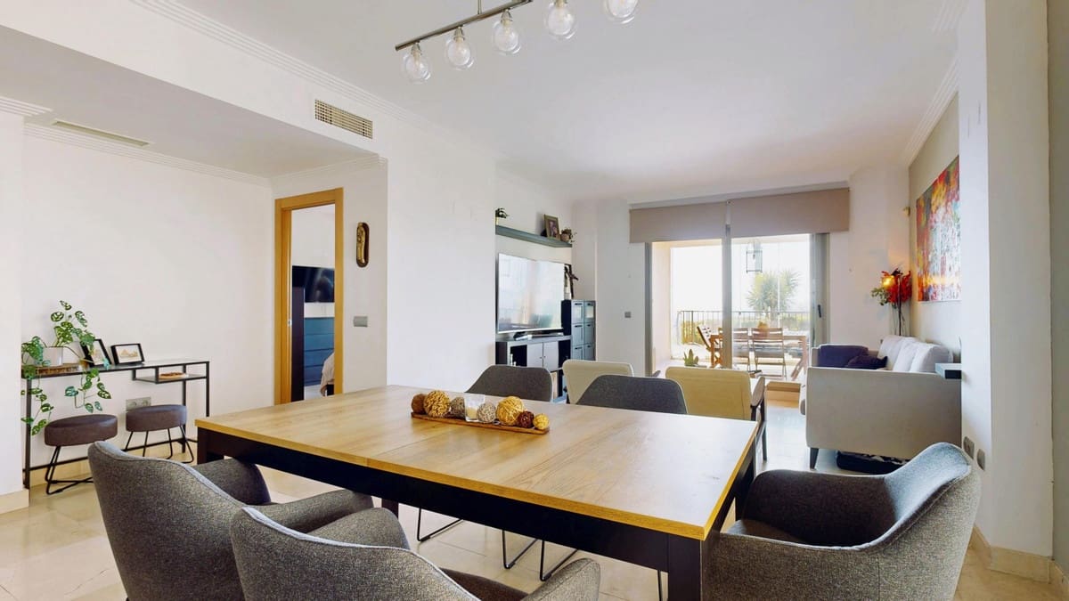 4 quarto Apartamento para venda em Benahavis com piscina garagem - 639 000 € (Ref: 10016565)
