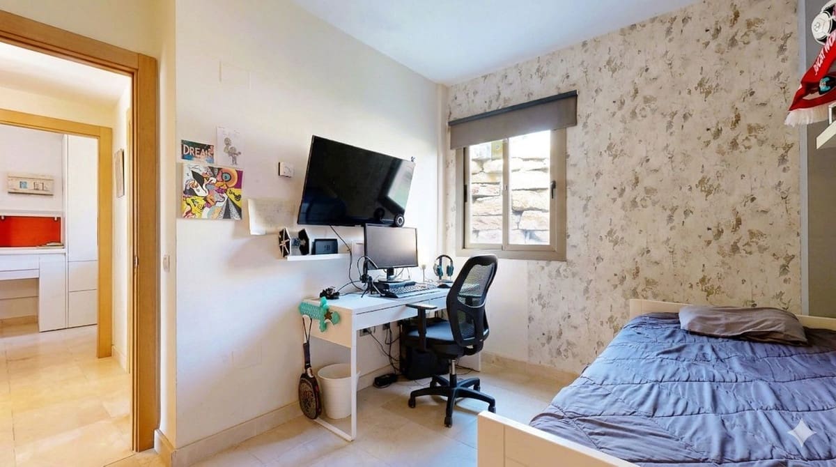 4 quarto Apartamento para venda em Benahavis com piscina garagem - 639 000 € (Ref: 10016565)