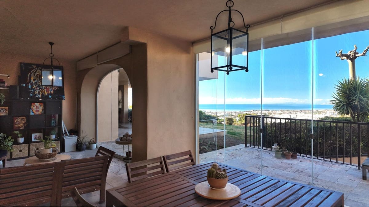 4 quarto Apartamento para venda em Benahavis com piscina garagem - 639 000 € (Ref: 10016565)
