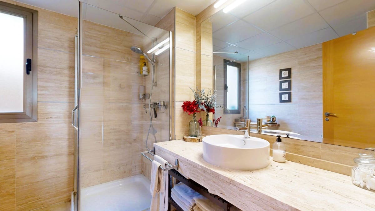 4 quarto Apartamento para venda em Benahavis com piscina garagem - 639 000 € (Ref: 10016565)