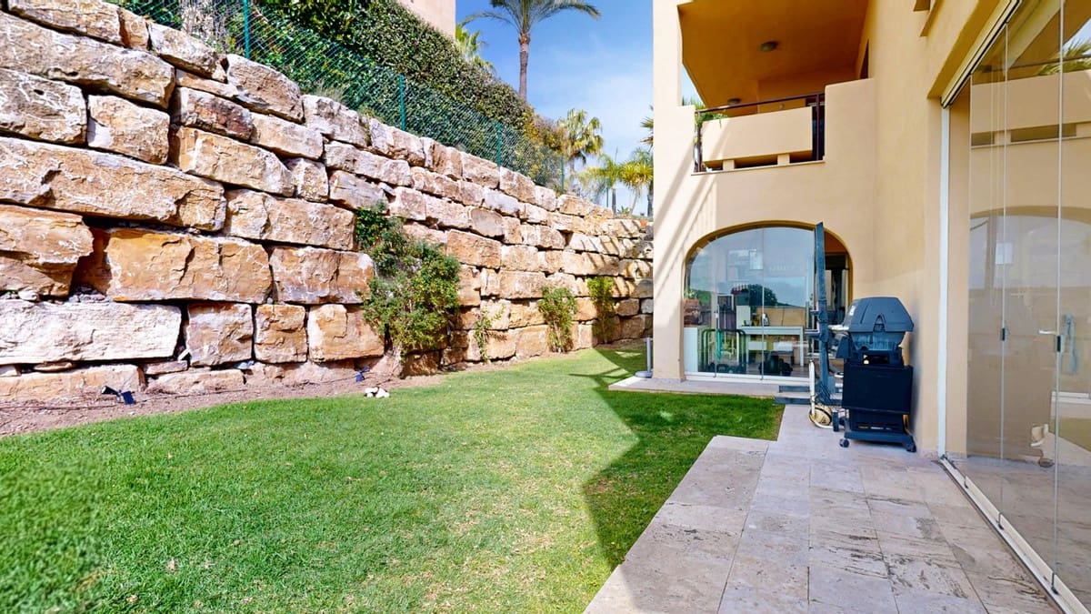 4 quarto Apartamento para venda em Benahavis com piscina garagem - 639 000 € (Ref: 10016565)