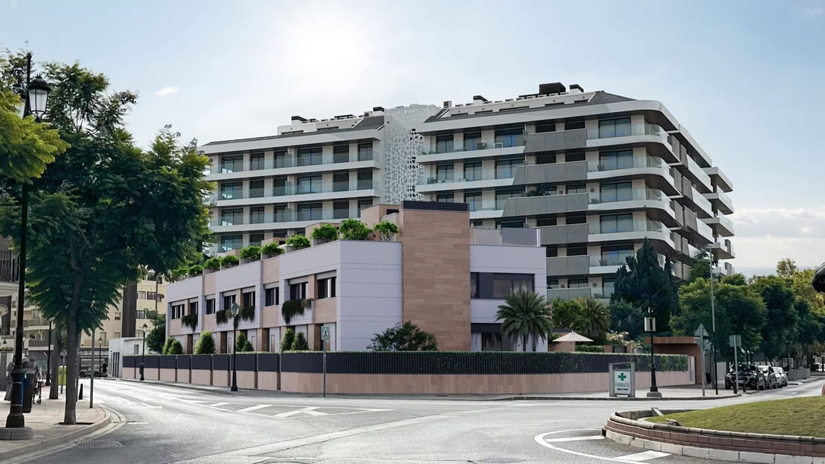 3 bedroom Townhouse for sale in Fuengirola with pool garage - € 1,435,000 (Ref: 10016674)