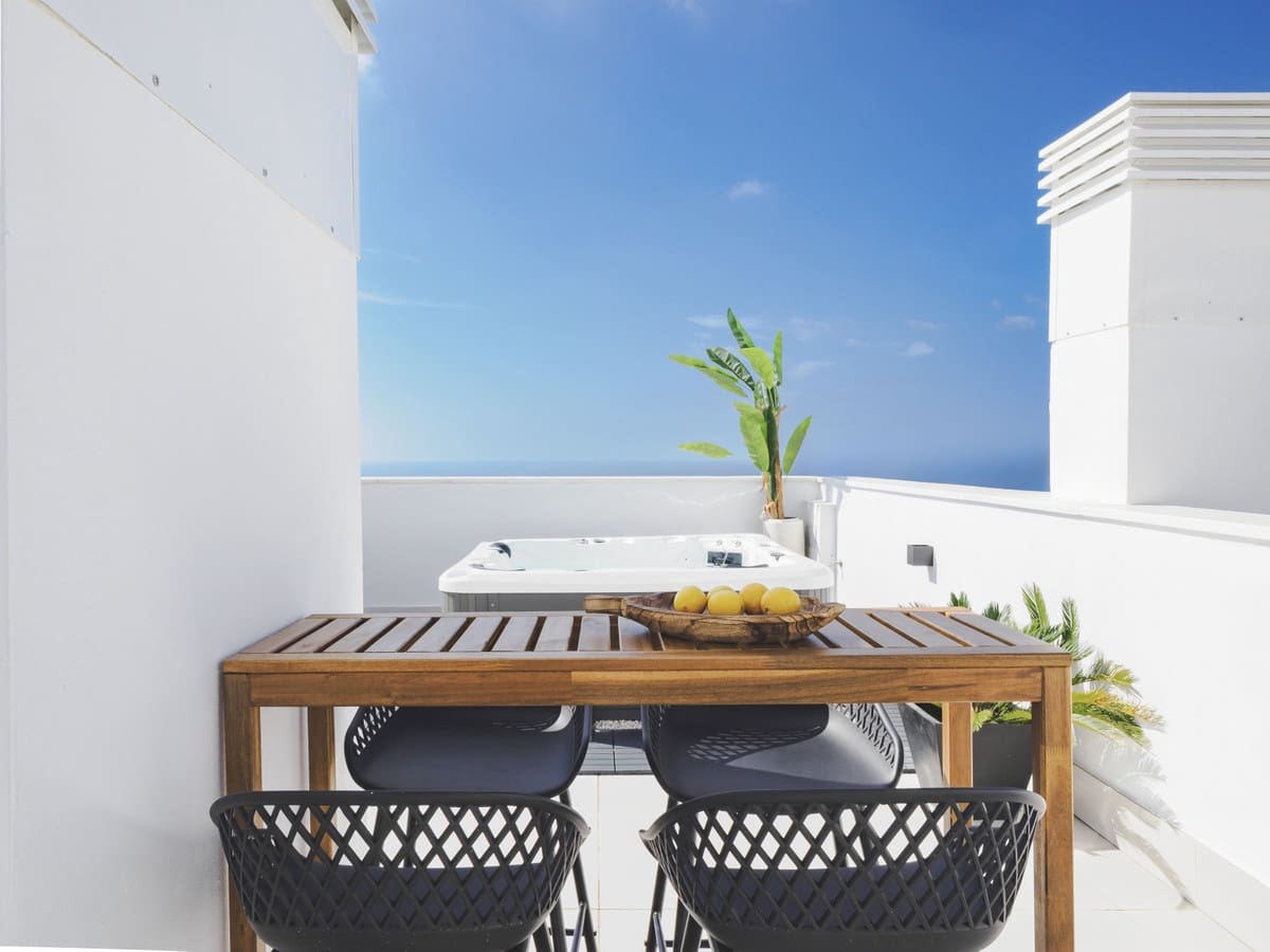 2 slaapkamer Appartement te koop in Fuengirola met garage - € 599.000 (Ref: 10016675)