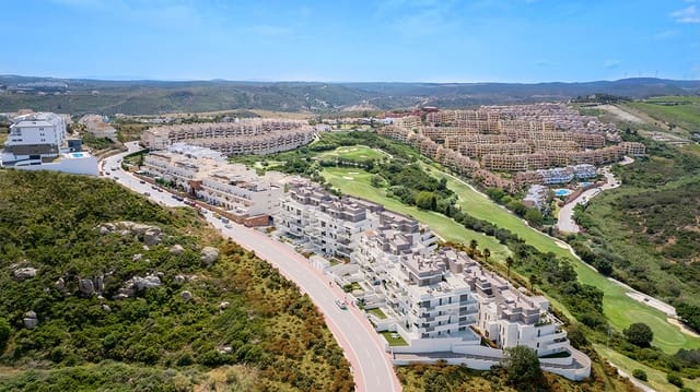 2 bedroom Apartment for sale in Manilva with pool garage - € 301,000 (Ref: 10017042)