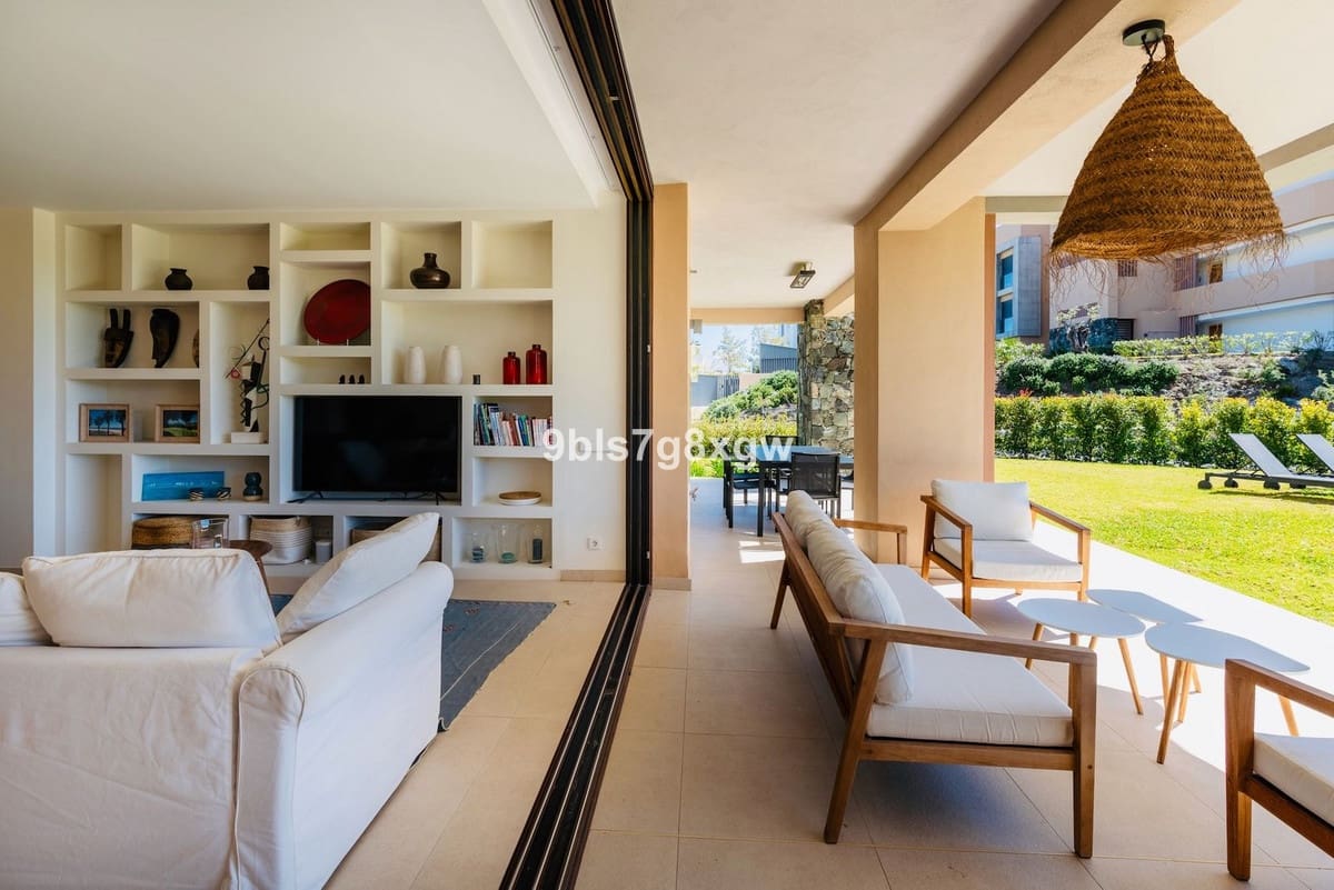 3 bedroom Apartment for sale in La Quinta with pool garage - € 995,000 (Ref: 10023137)