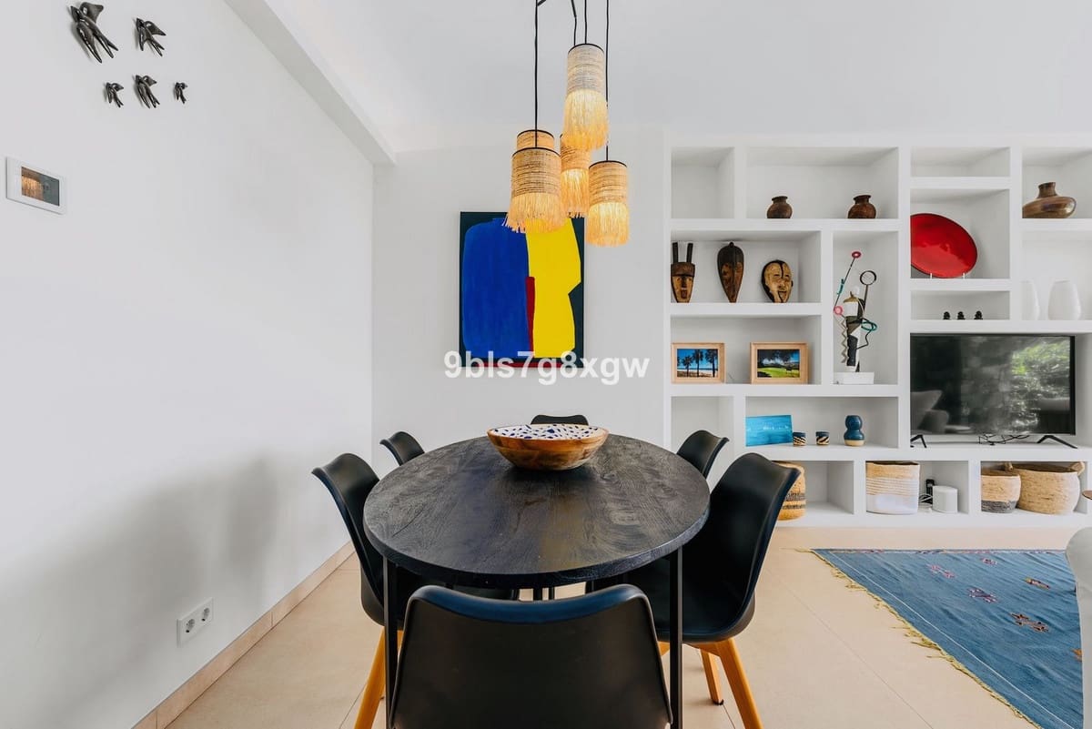 3 bedroom Apartment for sale in La Quinta with pool garage - € 995,000 (Ref: 10023137)