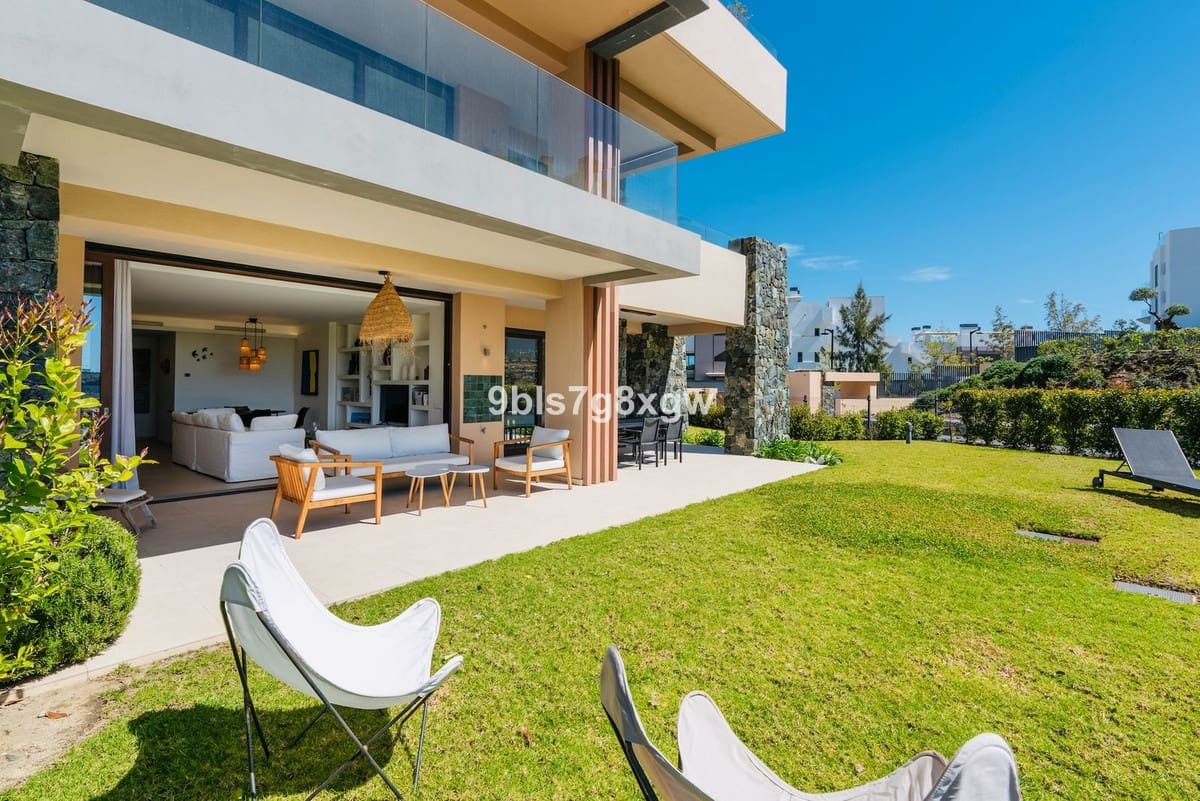 3 bedroom Apartment for sale in La Quinta with pool garage - € 995,000 (Ref: 10023137)