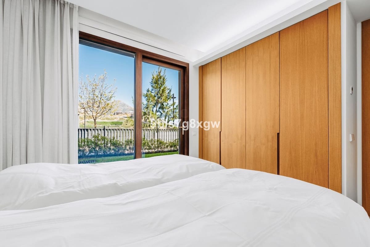 3 bedroom Apartment for sale in La Quinta with pool garage - € 995,000 (Ref: 10023137)