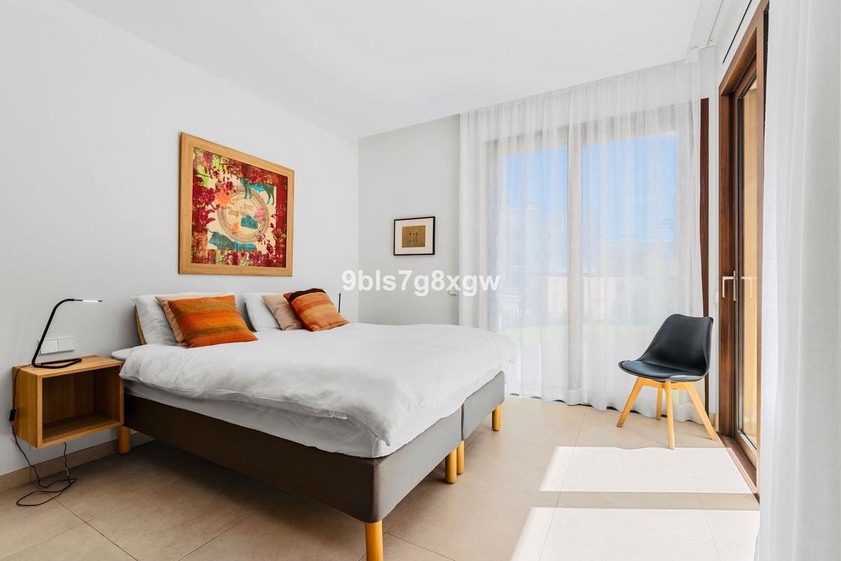 3 bedroom Apartment for sale in La Quinta with pool garage - € 995,000 (Ref: 10023137)