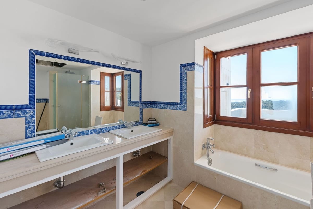 4 sypialnia Dom na sprzedaż w Benahavis z basenem garażem - 980 000 € (Ref: 10023138)