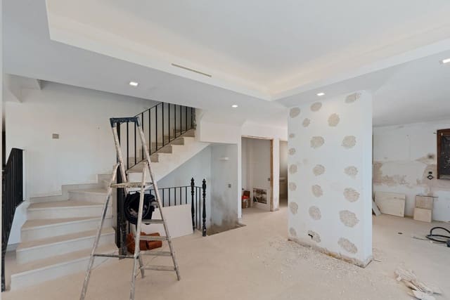 4 chambre Maison de Ville à vendre à Benahavís avec piscine garage - 980 000 € (Ref: 10023138)