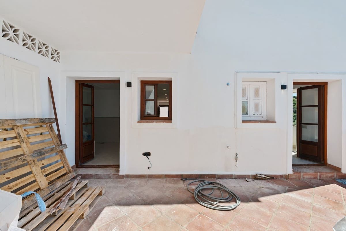 4 sypialnia Dom na sprzedaż w Benahavis z basenem garażem - 980 000 € (Ref: 10023138)