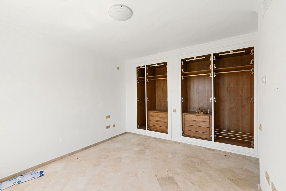 4 sypialnia Dom na sprzedaż w Benahavis z basenem garażem - 980 000 € (Ref: 10023138)
