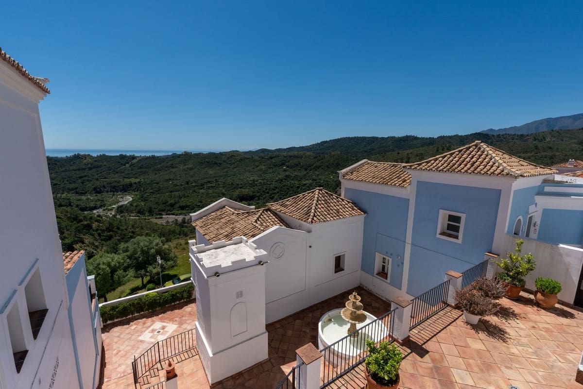 4 sypialnia Dom na sprzedaż w Benahavis z basenem garażem - 980 000 € (Ref: 10023138)