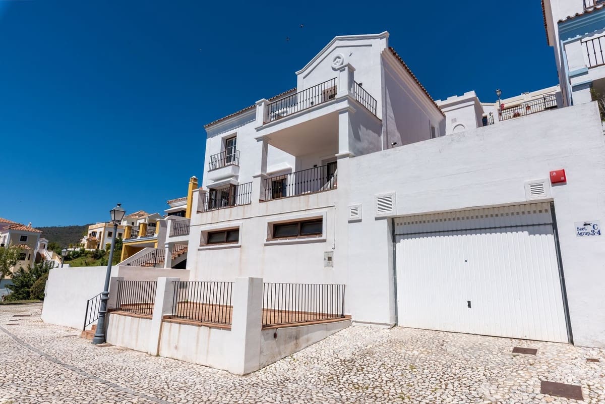 4 sypialnia Dom na sprzedaż w Benahavis z basenem garażem - 980 000 € (Ref: 10023138)