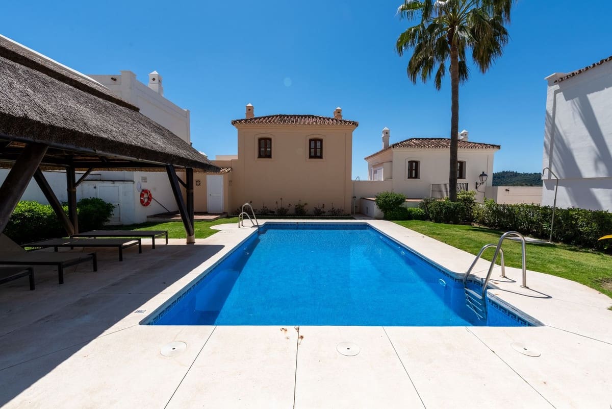 4 sypialnia Dom na sprzedaż w Benahavis z basenem garażem - 980 000 € (Ref: 10023138)