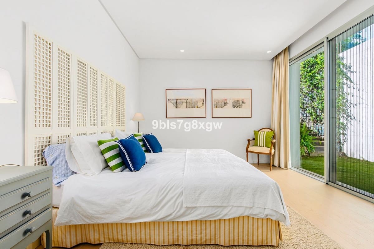 3 bedroom Apartment for sale in Benahavis with pool garage - € 950,000 (Ref: 10023139)