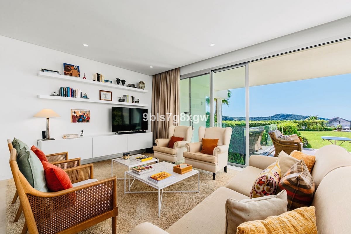 3 bedroom Apartment for sale in Benahavis with pool garage - € 950,000 (Ref: 10023139)