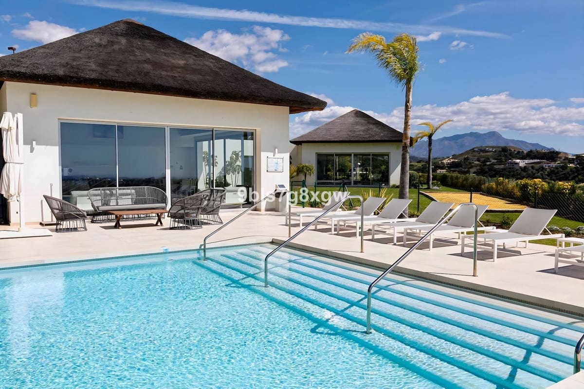 3 bedroom Apartment for sale in Benahavis with pool garage - € 950,000 (Ref: 10023139)