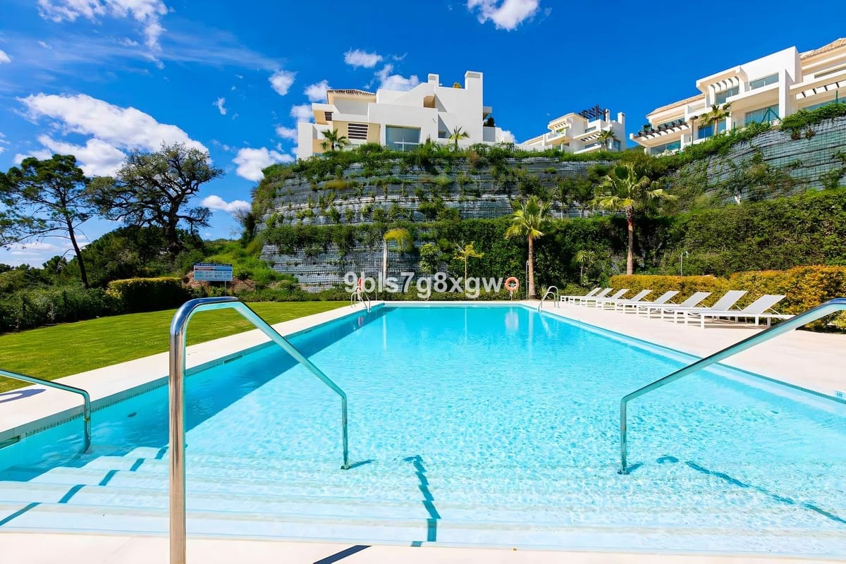 3 bedroom Apartment for sale in Benahavis with pool garage - € 950,000 (Ref: 10023139)