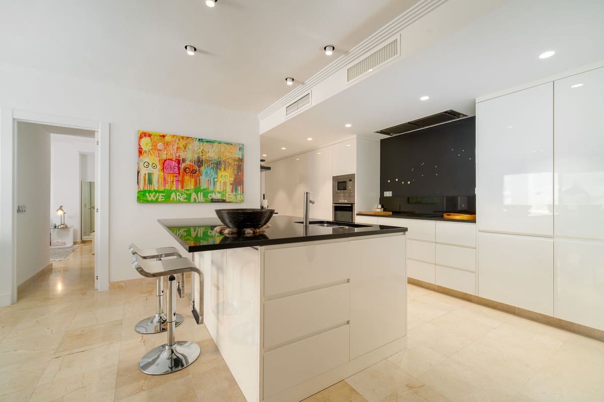 3 chambre Appartement à vendre à Los Flamingos avec piscine garage - 925 000 € (Ref: 10023142)