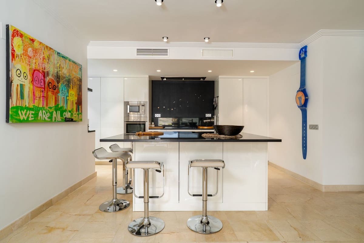 3 chambre Appartement à vendre à Los Flamingos avec piscine garage - 925 000 € (Ref: 10023142)