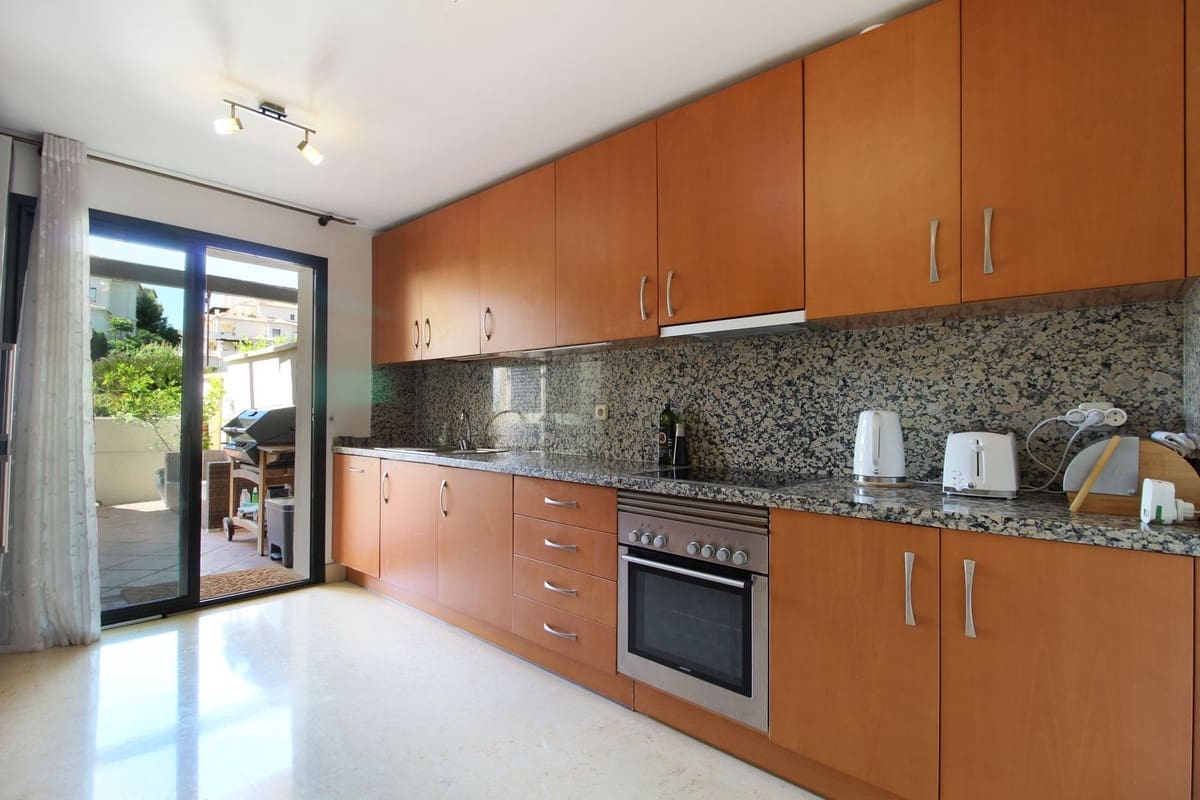 3 soverom Leilighet til salgs i Benahavis med svømmebasseng garasje - € 880 000 (Ref: 10023145)