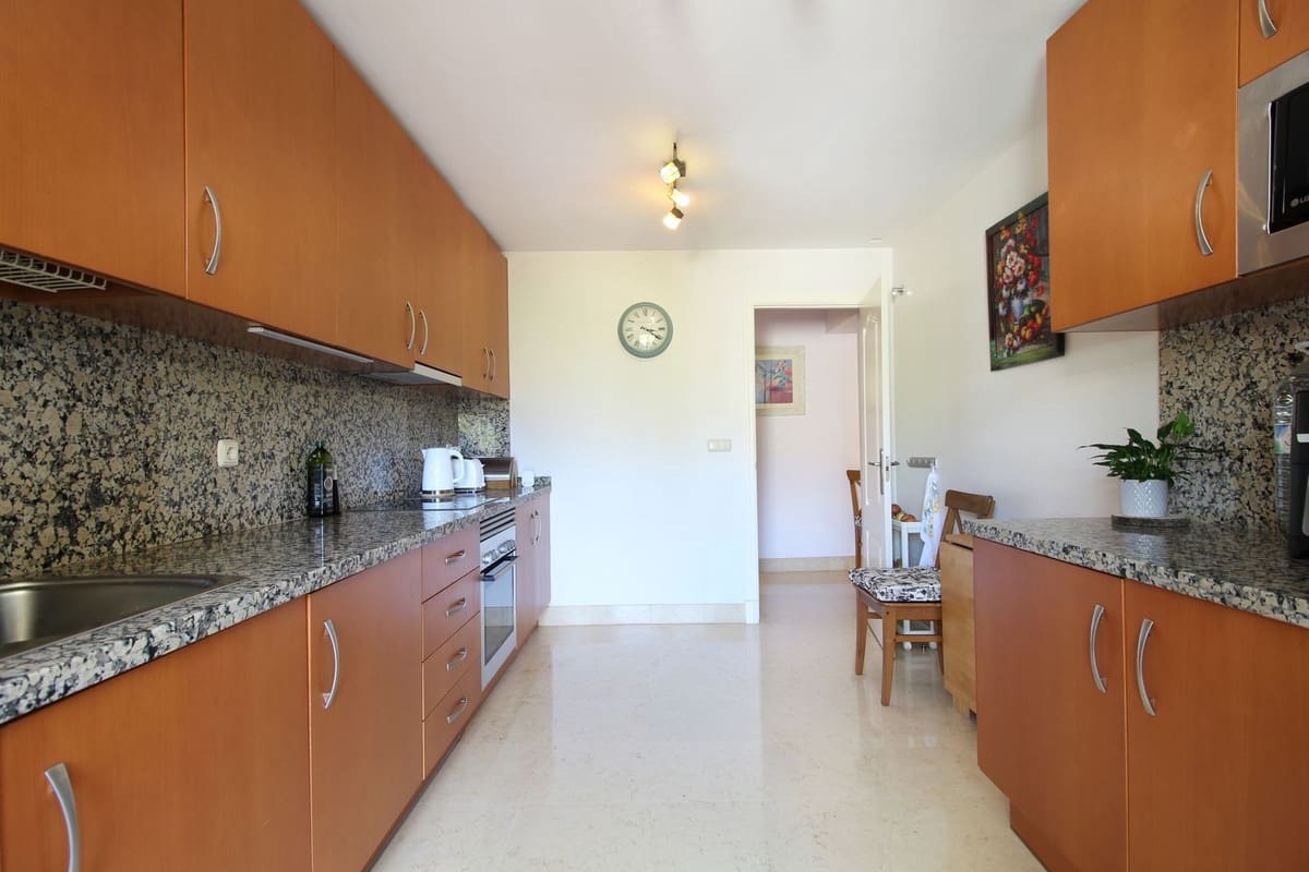 3 soverom Leilighet til salgs i Benahavis med svømmebasseng garasje - € 880 000 (Ref: 10023145)