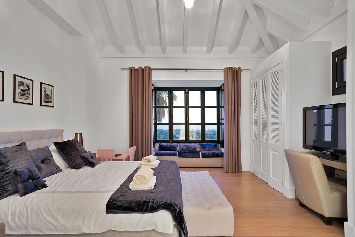 5 sovrum Villa till salu i Benahavis med pool - 4 950 000 € (Ref: 10033073)