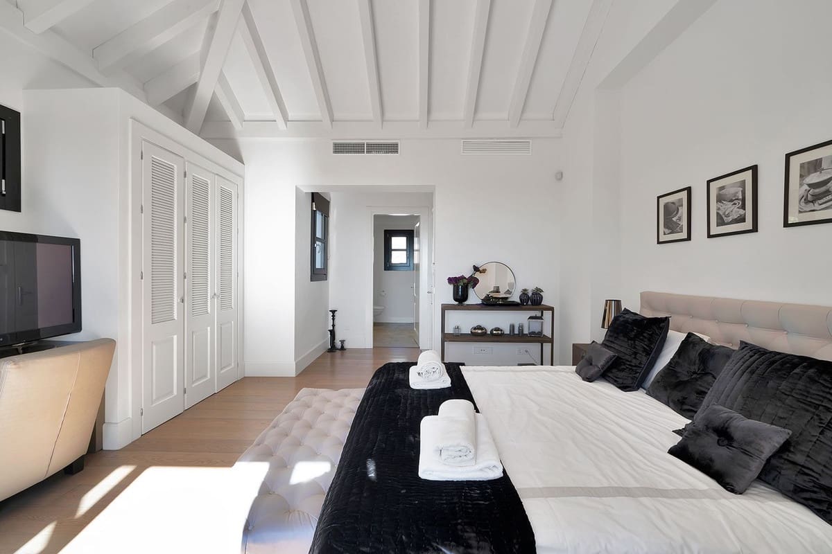 5 sovrum Villa till salu i Benahavis med pool - 4 950 000 € (Ref: 10033073)