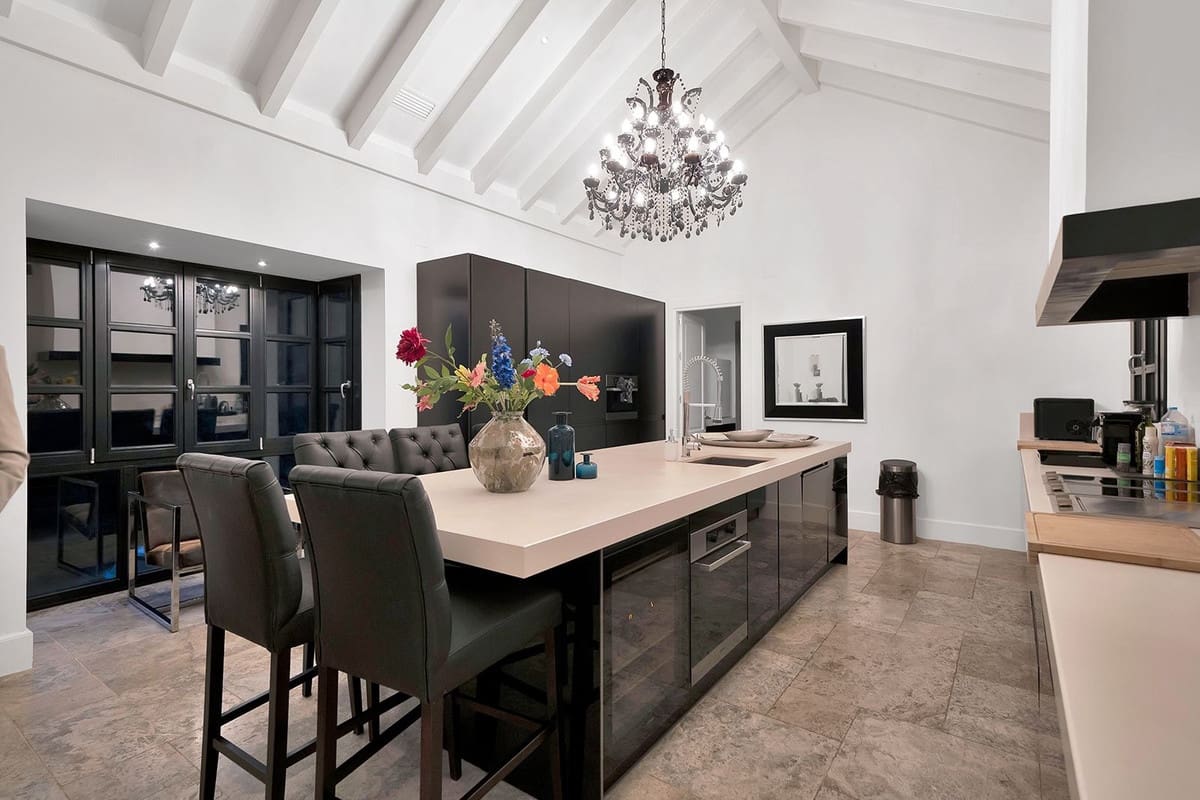 5 sovrum Villa till salu i Benahavis med pool - 4 950 000 € (Ref: 10033073)