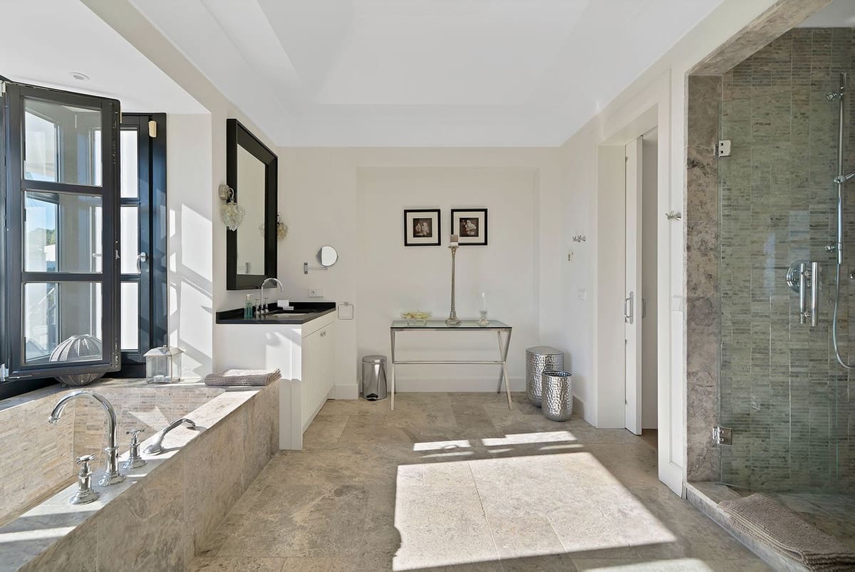 5 sovrum Villa till salu i Benahavis med pool - 4 950 000 € (Ref: 10033073)