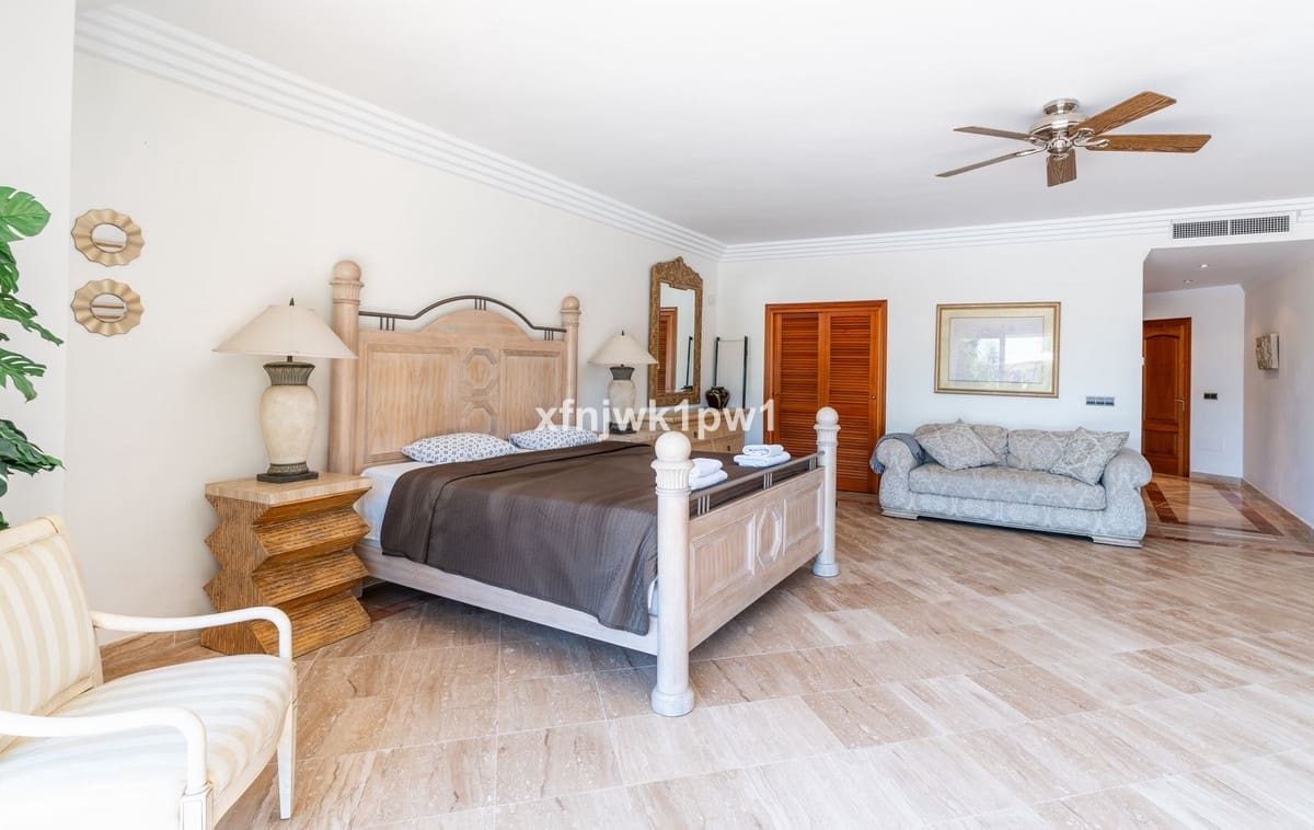 5 bedroom Villa for sale in Benahavis with pool - € 4,499,000 (Ref: 10033076)
