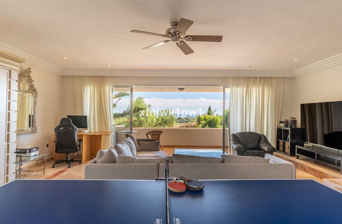 5 bedroom Villa for sale in Benahavis with pool - € 4,499,000 (Ref: 10033076)