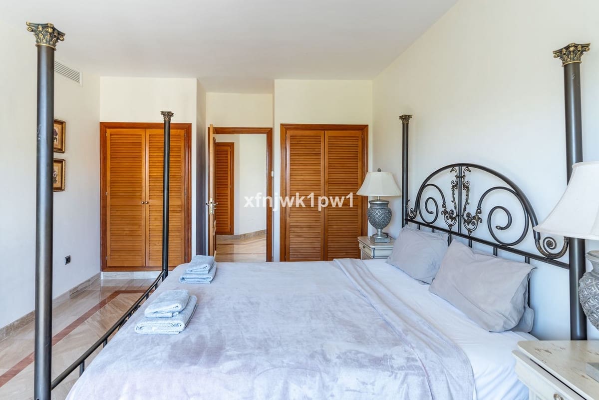 5 bedroom Villa for sale in Benahavis with pool - € 4,499,000 (Ref: 10033076)