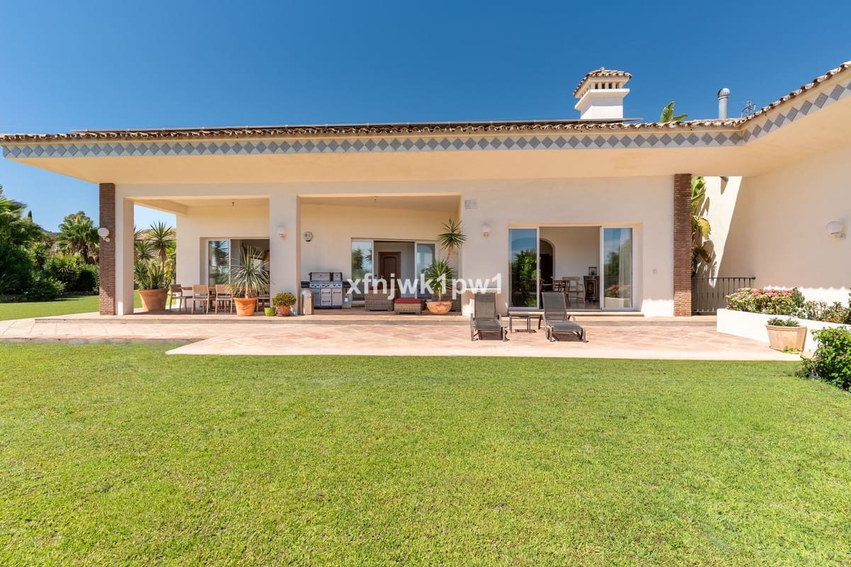 5 bedroom Villa for sale in Benahavis with pool - € 4,499,000 (Ref: 10033076)