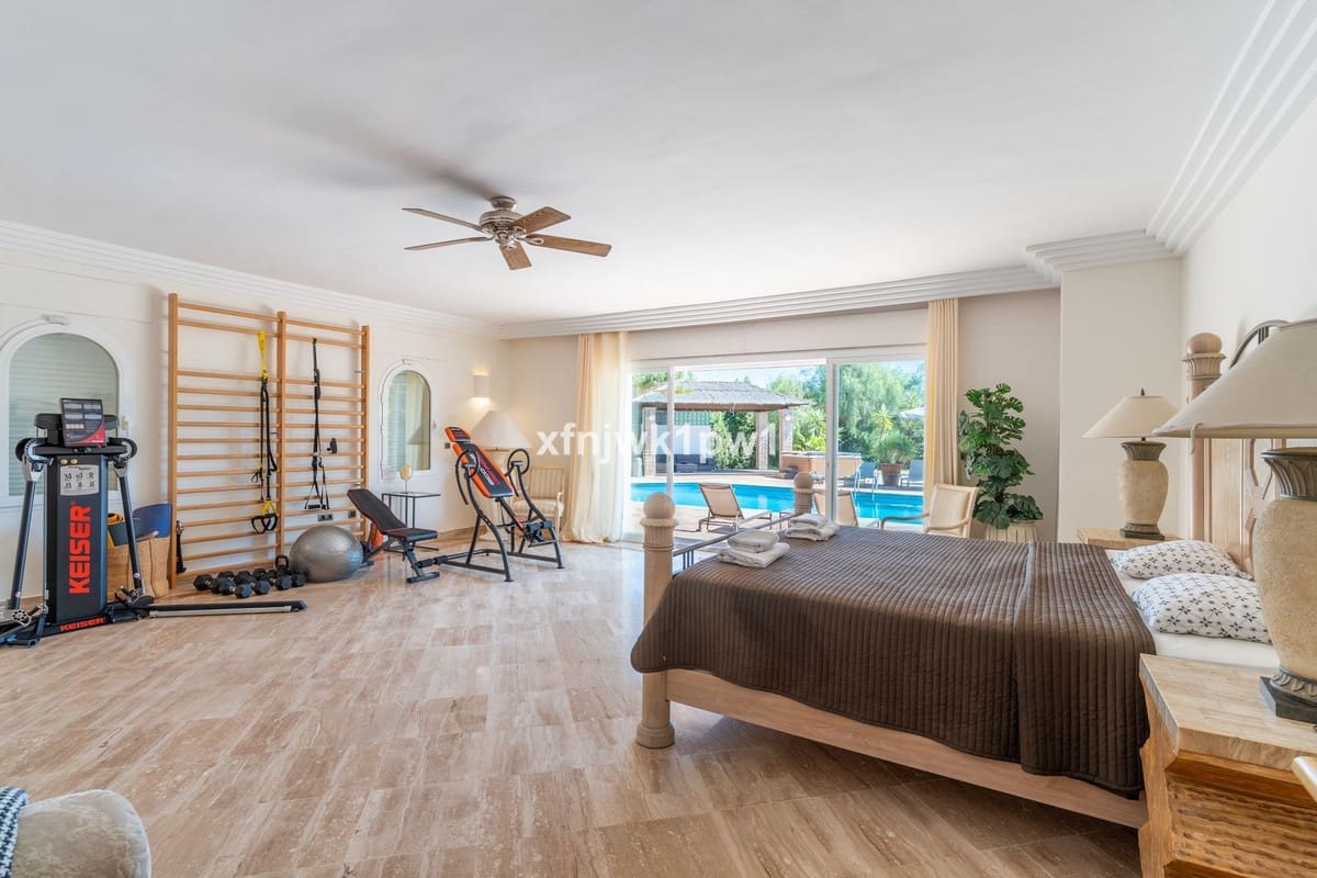5 bedroom Villa for sale in Benahavis with pool - € 4,499,000 (Ref: 10033076)