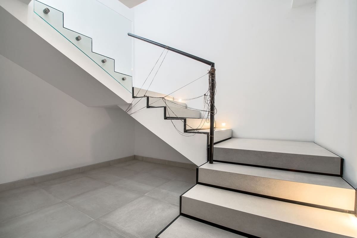 5 bedroom Villa for sale in Benahavis with pool - € 3,899,000 (Ref: 10033078)