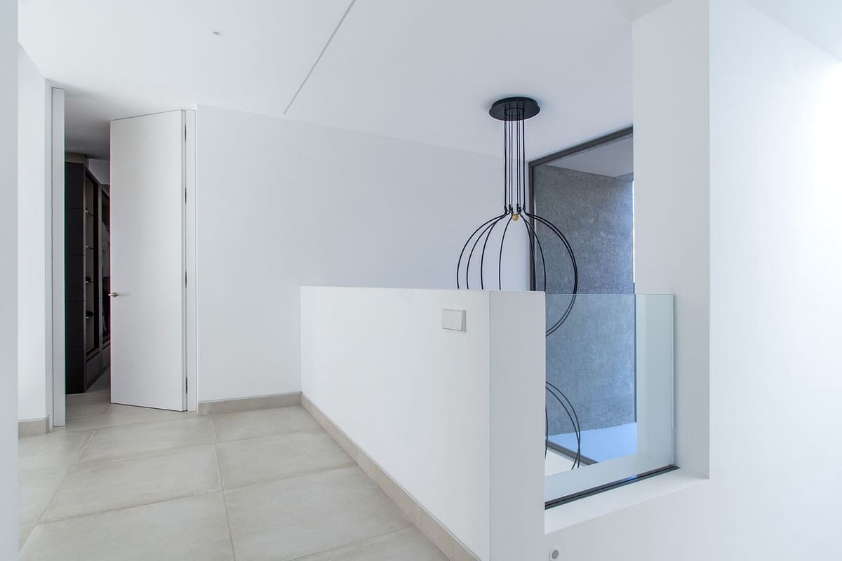 5 bedroom Villa for sale in Benahavis with pool - € 3,899,000 (Ref: 10033078)