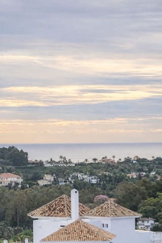 7 bedroom Villa for sale in Benahavís with garage - € 3,495,000 (Ref: 10033080)
