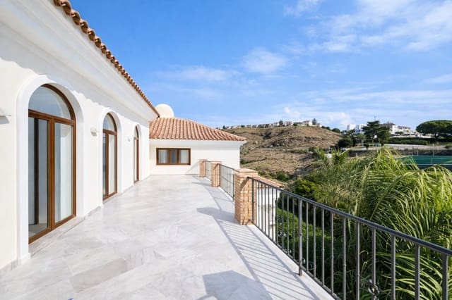 7 bedroom Villa for sale in Benahavís with garage - € 3,495,000 (Ref: 10033080)