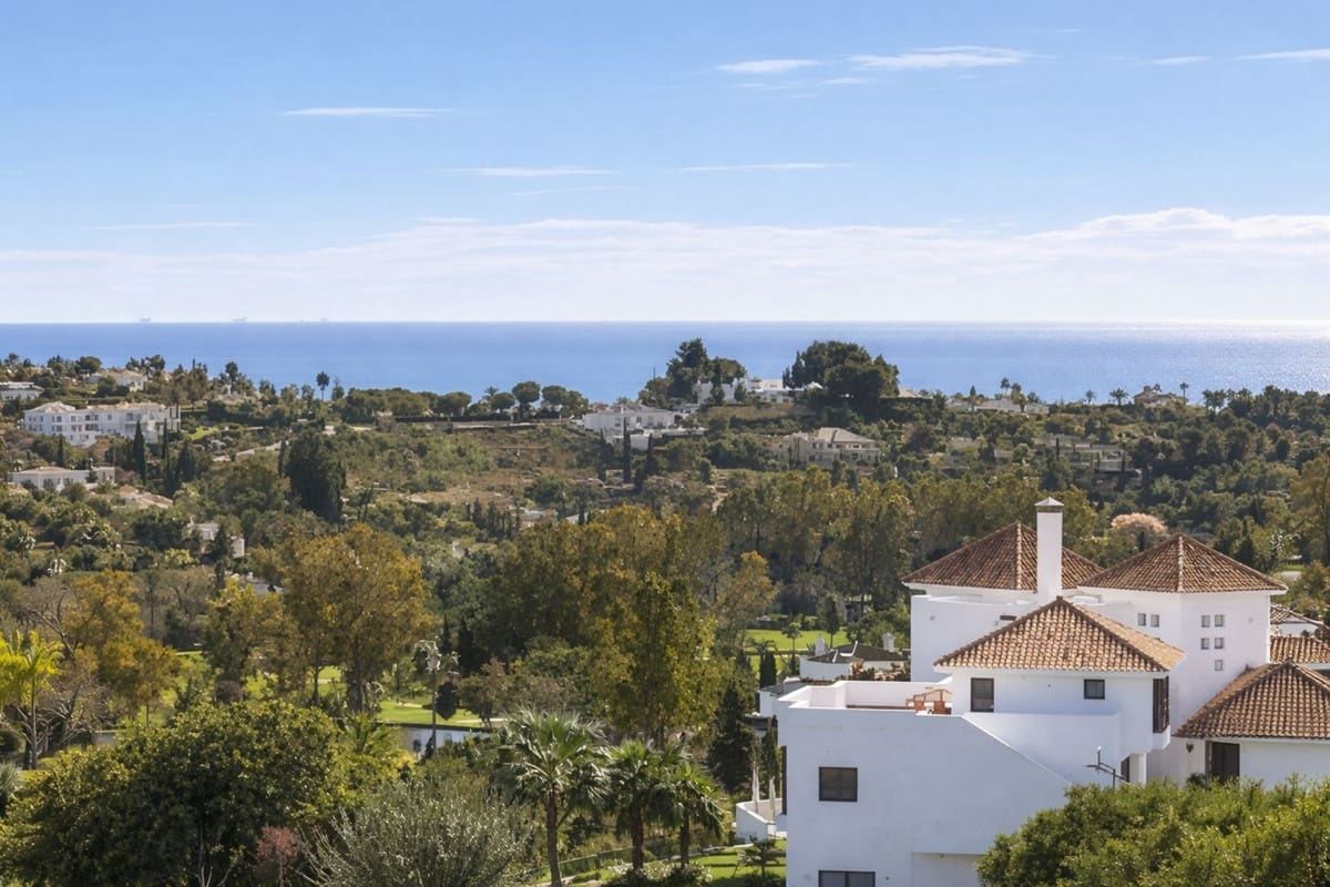 7 bedroom Villa for sale in Benahavis with garage - € 3,495,000 (Ref: 10033080)